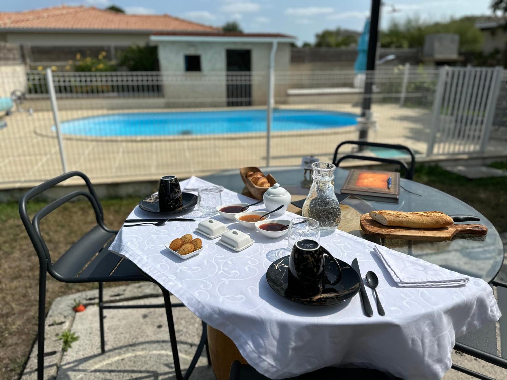 Le Mas Des Anges Soussans Extérieur photo